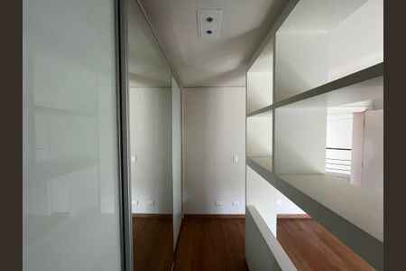 Casa à venda com 700m², 5 quartos e 6 vagas Suíte 1