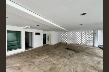 Casa à venda com 700m², 5 quartos e 6 vagasPiscina/garagem