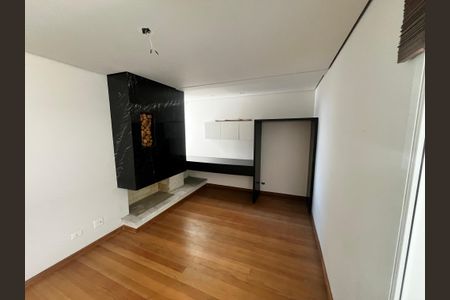 Casa à venda com 700m², 5 quartos e 6 vagasSaleta