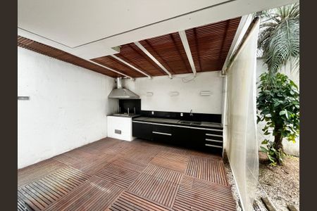 Casa à venda com 700m², 5 quartos e 6 vagasÁrea comum