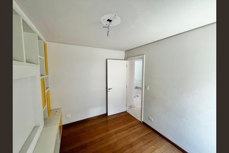 Casa à venda com 700m², 5 quartos e 6 vagasSala De Tv