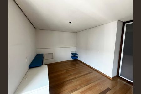Casa à venda com 700m², 5 quartos e 6 vagas Suíte 4
