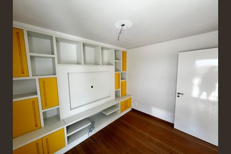 Casa à venda com 700m², 5 quartos e 6 vagasSala De Tv