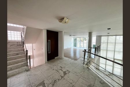 Casa à venda com 700m², 5 quartos e 6 vagasCopa 2 Andar
