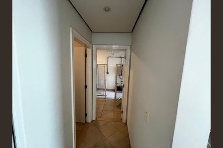 Casa à venda com 700m², 5 quartos e 6 vagasCorredor da Área de serviço