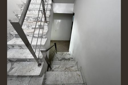 Casa à venda com 700m², 5 quartos e 6 vagasEscada p/ Subsolo