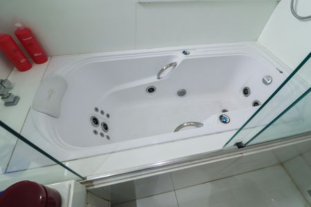 Apartamento à venda com 171m², 3 quartos e 3 vagas Apartamento à venda com 171m², 3 quartos e 3 vagasBanheiro da Suíte 2