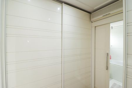 Apartamento à venda com 171m², 3 quartos e 3 vagas Apartamento à venda com 171m², 3 quartos e 3 vagasSuíte 2