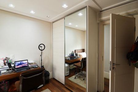 Apartamento à venda com 171m², 3 quartos e 3 vagas Apartamento à venda com 171m², 3 quartos e 3 vagasSuíte 3