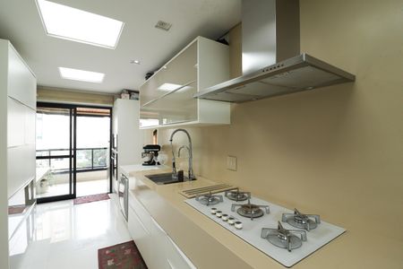 Apartamento à venda com 171m², 3 quartos e 3 vagas Apartamento à venda com 171m², 3 quartos e 3 vagasCozinha