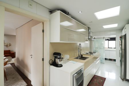 Apartamento à venda com 171m², 3 quartos e 3 vagas Apartamento à venda com 171m², 3 quartos e 3 vagasCozinha