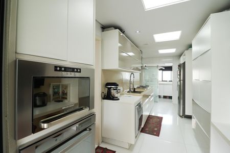 Apartamento à venda com 171m², 3 quartos e 3 vagas Apartamento à venda com 171m², 3 quartos e 3 vagasCozinha