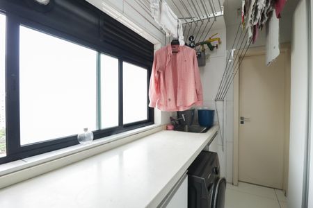 Apartamento à venda com 171m², 3 quartos e 3 vagas Apartamento à venda com 171m², 3 quartos e 3 vagasÁrea de Serviço