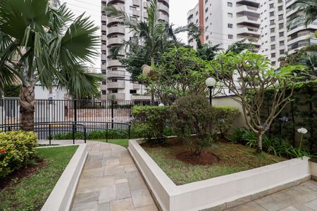Apartamento à venda com 171m², 3 quartos e 3 vagas Apartamento à venda com 171m², 3 quartos e 3 vagasÁrea Comum