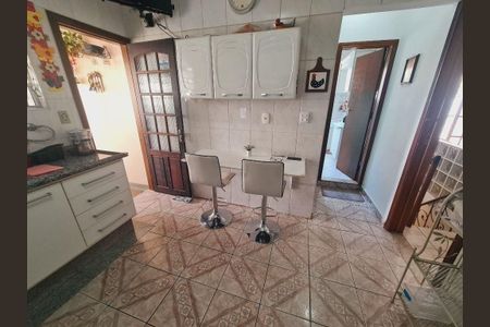 Casa à venda com 226m², 4 quartos e 2 vagas