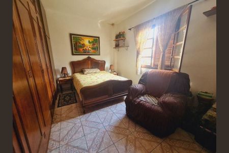 Casa à venda com 226m², 4 quartos e 2 vagas