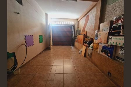 Casa à venda com 226m², 4 quartos e 2 vagas