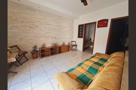 Casa à venda com 226m², 4 quartos e 2 vagas