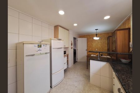 Apartamento para alugar com 156m², 3 quartos e 3 vagasCozinha