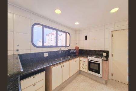 Apartamento para alugar com 156m², 3 quartos e 3 vagasCozinha