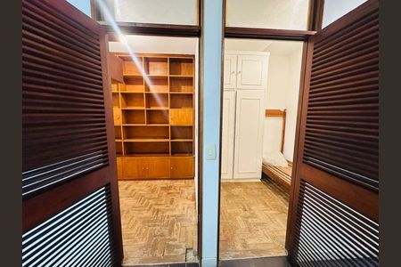 Apartamento à venda com 200m², 4 quartos e 1 vaga Apartamento à venda com 200m², 4 quartos e 1 vagaQuarto