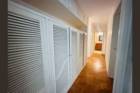 Apartamento à venda com 200m², 4 quartos e 1 vaga Apartamento à venda com 200m², 4 quartos e 1 vagaCorredor