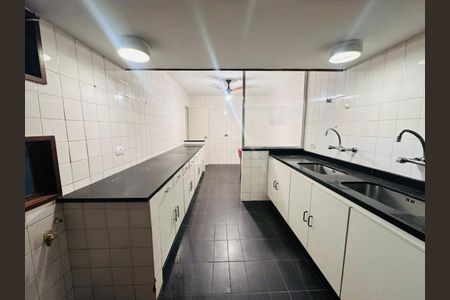 Apartamento à venda com 200m², 4 quartos e 1 vaga Apartamento à venda com 200m², 4 quartos e 1 vagaCozinha