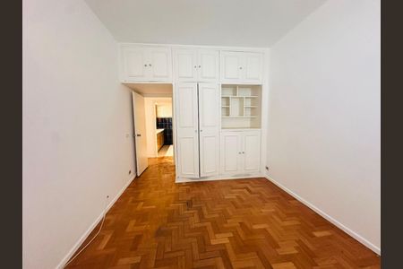 Apartamento à venda com 200m², 4 quartos e 1 vaga Apartamento à venda com 200m², 4 quartos e 1 vagaQuarto