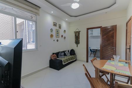 Apartamento à venda com 75m², 2 quartos e sem vagaSala