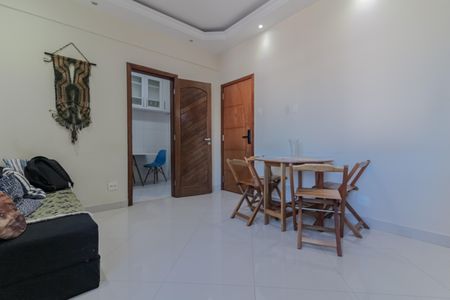 Apartamento à venda com 75m², 2 quartos e sem vagaSala