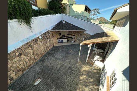 Casa de condomínio à venda com 263m², 4 quartos e 7 vagas