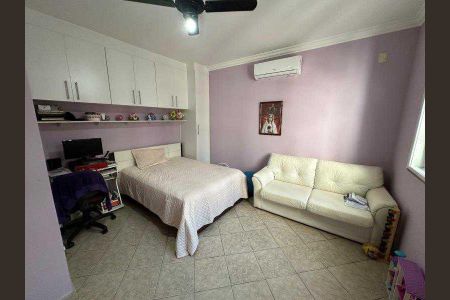 Casa de condomínio à venda com 263m², 4 quartos e 7 vagas