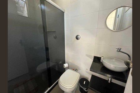 Casa de condomínio à venda com 263m², 4 quartos e 7 vagas