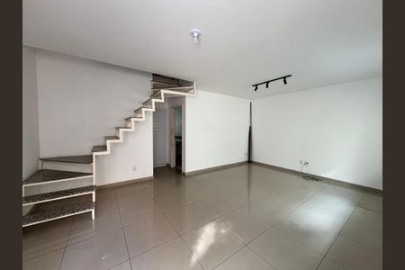 Casa de condomínio à venda com 125m², 3 quartos e 1 vaga Casa de condomínio à venda com 125m², 3 quartos e 1 vagaSala