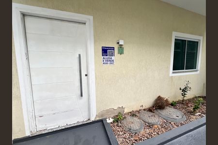 Casa de condomínio à venda com 125m², 3 quartos e 1 vaga Casa de condomínio à venda com 125m², 3 quartos e 1 vagaFachada