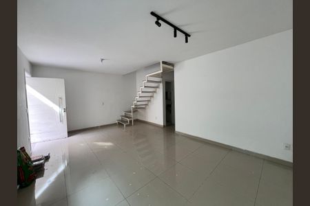 Casa de condomínio à venda com 125m², 3 quartos e 1 vaga Casa de condomínio à venda com 125m², 3 quartos e 1 vagaSala