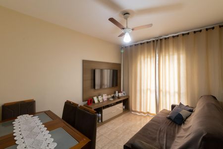 Casa de condomínio à venda com 117m², 2 quartos e 2 vagas Casa de condomínio à venda com 117m², 2 quartos e 2 vagasSala