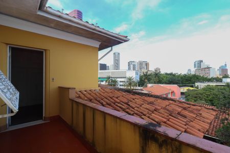 Casa à venda com 420m², 6 quartos e 4 vagas Casa à venda com 420m², 6 quartos e 4 vagasVaranda da Suíte