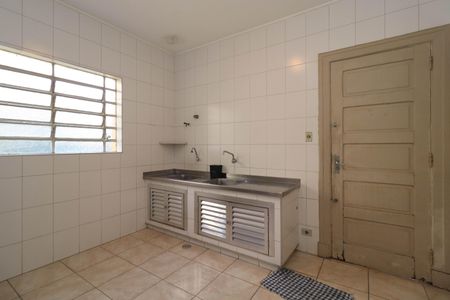 Casa à venda com 420m², 6 quartos e 4 vagas Casa à venda com 420m², 6 quartos e 4 vagasCozinha