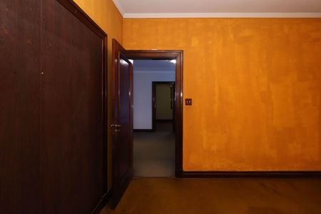 Casa à venda com 420m², 6 quartos e 4 vagas Casa à venda com 420m², 6 quartos e 4 vagasQuarto 3