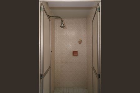 Casa à venda com 420m², 6 quartos e 4 vagas Casa à venda com 420m², 6 quartos e 4 vagasBanheiro da Suíte