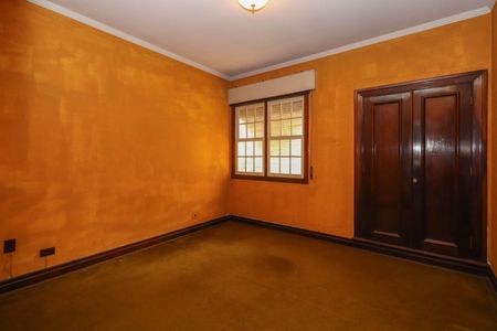 Casa à venda com 420m², 6 quartos e 4 vagas Casa à venda com 420m², 6 quartos e 4 vagasQuarto 3