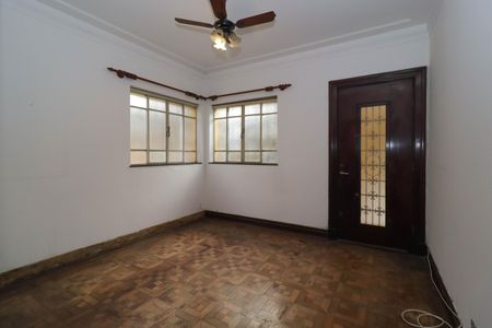 Casa à venda com 420m², 6 quartos e 4 vagas Casa à venda com 420m², 6 quartos e 4 vagasSala 4