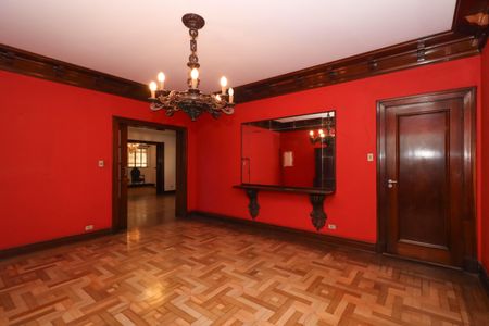 Casa à venda com 420m², 6 quartos e 4 vagas Casa à venda com 420m², 6 quartos e 4 vagasSala 2