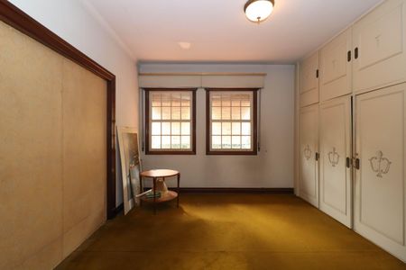 Casa à venda com 420m², 6 quartos e 4 vagas Casa à venda com 420m², 6 quartos e 4 vagasQuarto 2