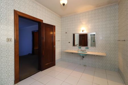 Casa à venda com 420m², 6 quartos e 4 vagas Casa à venda com 420m², 6 quartos e 4 vagasBanheiro