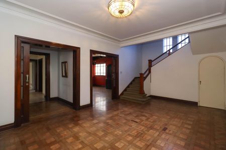 Casa à venda com 420m², 6 quartos e 4 vagas Casa à venda com 420m², 6 quartos e 4 vagasSala 1