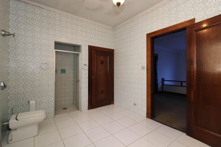 Casa à venda com 420m², 6 quartos e 4 vagas Casa à venda com 420m², 6 quartos e 4 vagasBanheiro