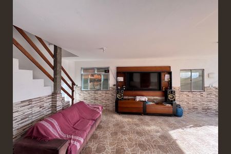 Casa à venda com 110m², 3 quartos e 1 vagaSala