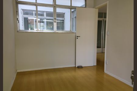 Casa à venda com 341m², 4 quartos e 4 vagas Casa à venda com 341m², 4 quartos e 4 vagasQuarto 1